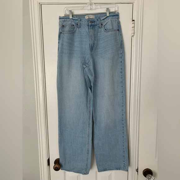 Abercrombie and Fitch jeans - Picture 2 of 3
